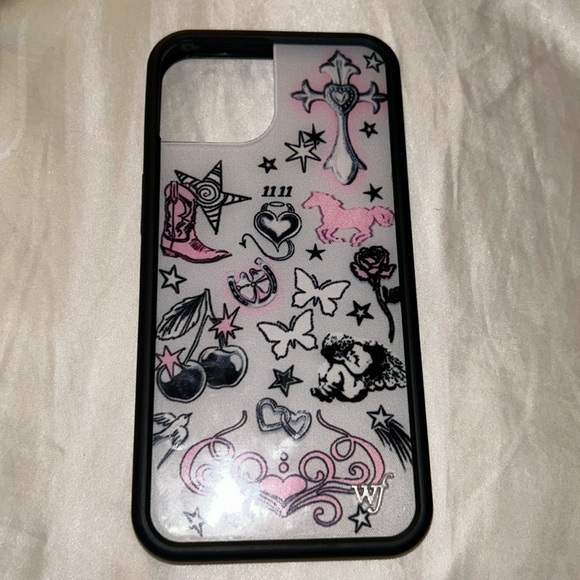 Wildflower x Nessa Barrett Collab Iphone 14 Case🎀⭐️🍒🌹 - Picture 5 of 6